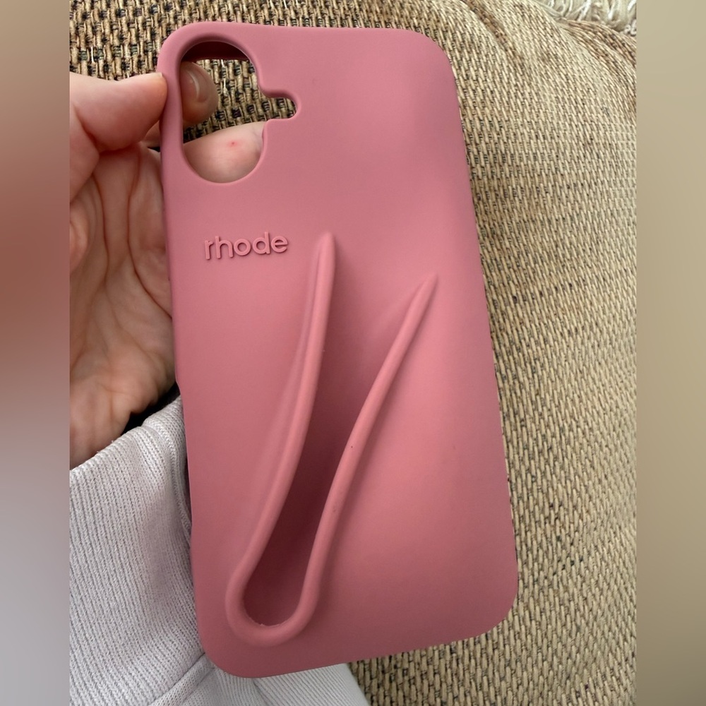 RHODE Rose Silicone Phone Case for iPhone 16 Plus